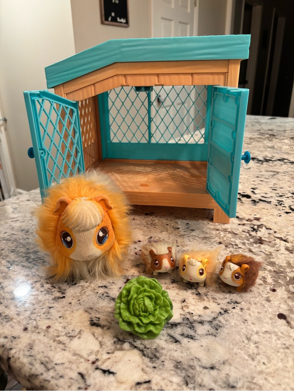 Little Live Pets Mama Surprise Hampster and Cage READ